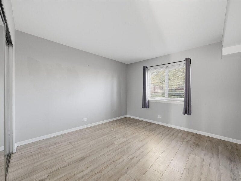 9386 Bay Colony Drive Des Plaines IL 60016