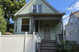 Photo of 6821 N Ravenswood Avenue Chicago IL 60626