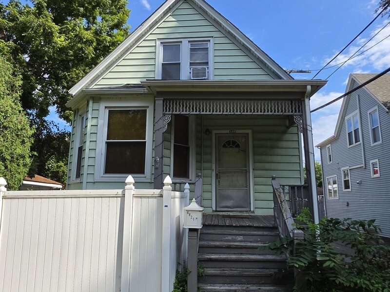 6821 N Ravenswood Avenue Chicago IL 60626