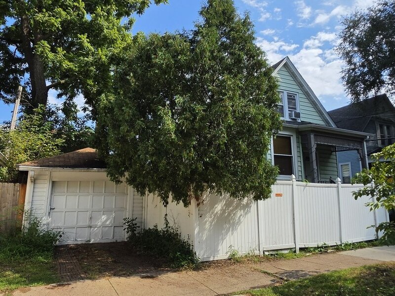 6821 N Ravenswood Avenue Chicago IL 60626