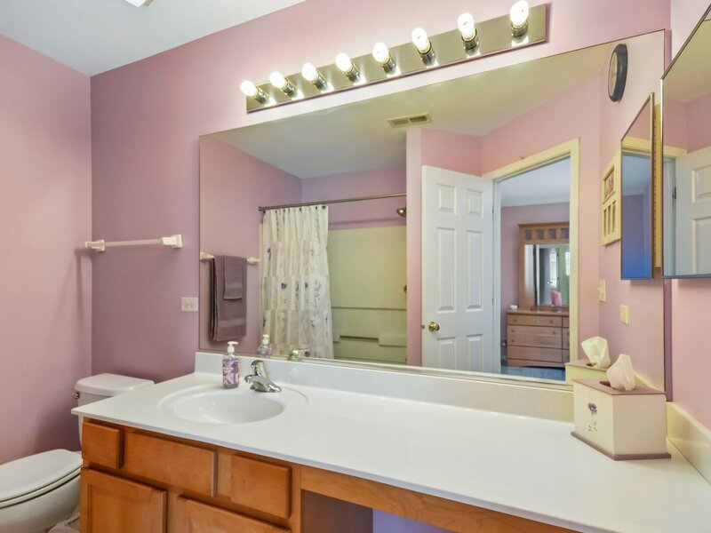641 S Rosehall Lane Round Lake IL 60073