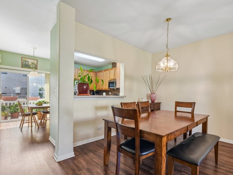 641 S Rosehall Lane Round Lake IL 60073