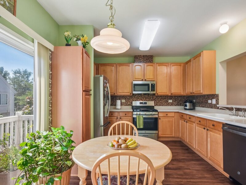 641 S Rosehall Lane Round Lake IL 60073