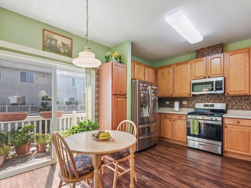 641 S Rosehall Lane Round Lake IL 60073