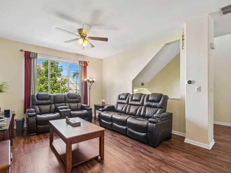 641 S Rosehall Lane Round Lake IL 60073