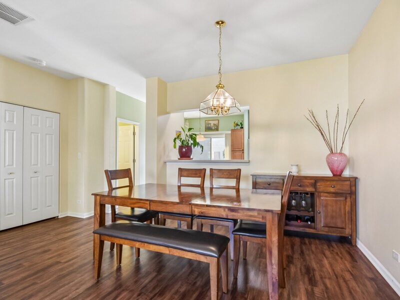 641 S Rosehall Lane Round Lake IL 60073