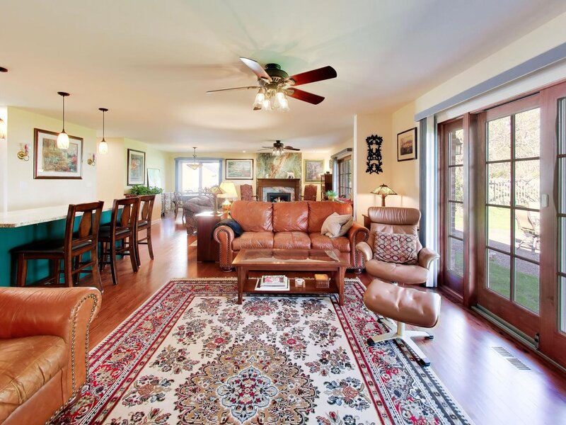 544 Fox Glove Lane Barrington IL 60010