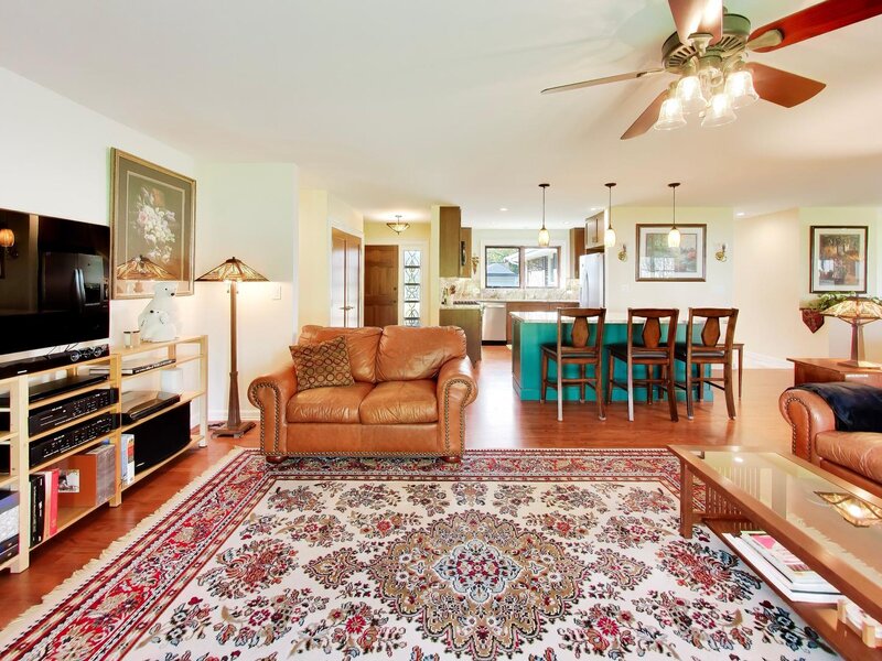 544 Fox Glove Lane Barrington IL 60010