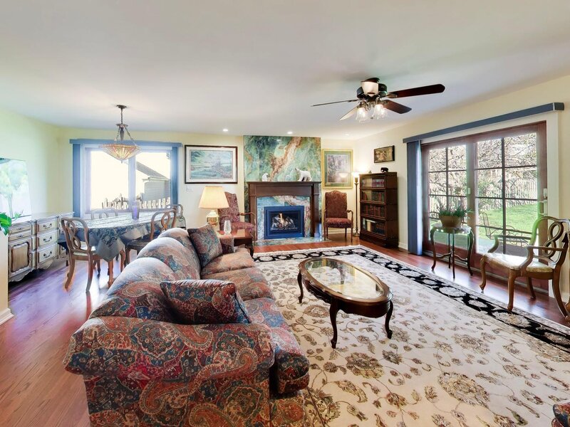 544 Fox Glove Lane Barrington IL 60010