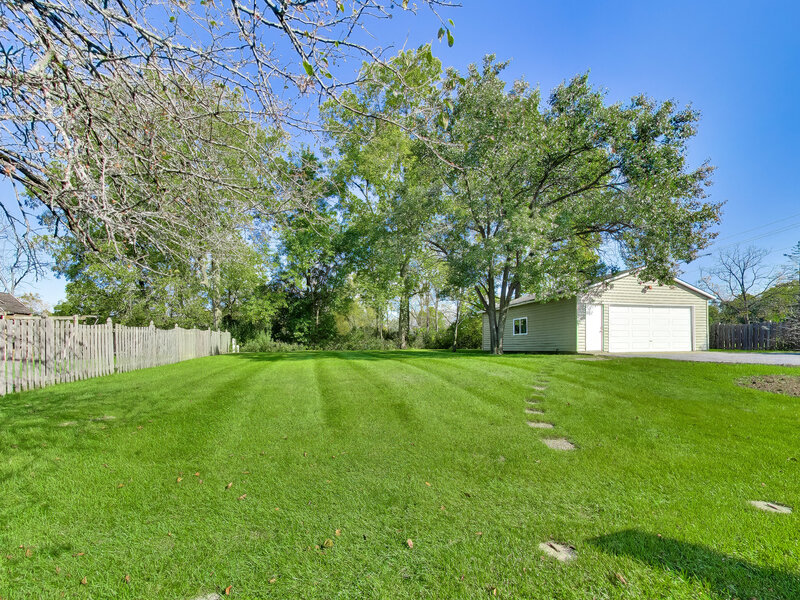 544 Fox Glove Lane Barrington IL 60010