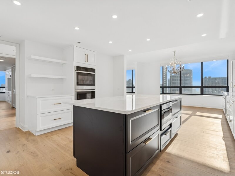 180 E Pearson Street Chicago IL 60611