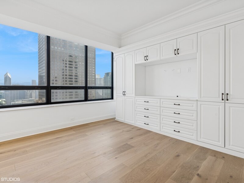 180 E Pearson Street Chicago IL 60611