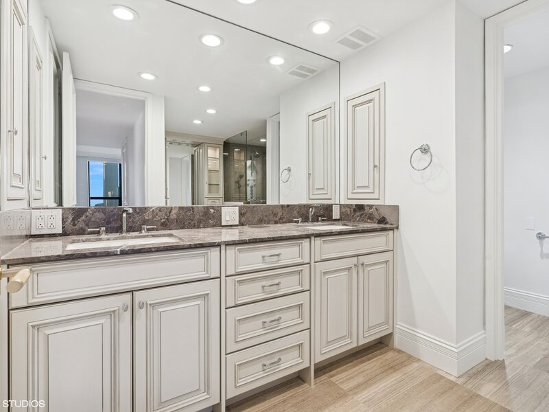 180 E Pearson Street Chicago IL 60611