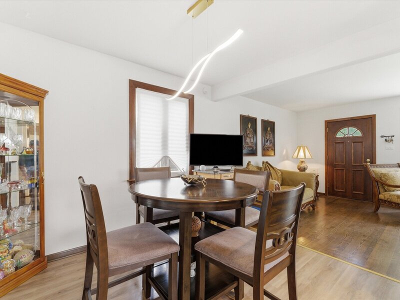 5253 S Moody Avenue Chicago IL 60638