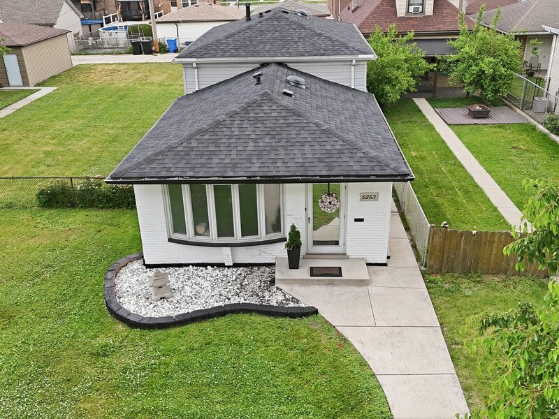 5253 S Moody Avenue Chicago IL 60638
