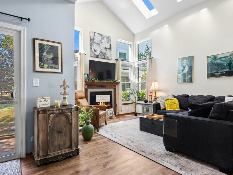 194 Aspen Court North Aurora IL 60542