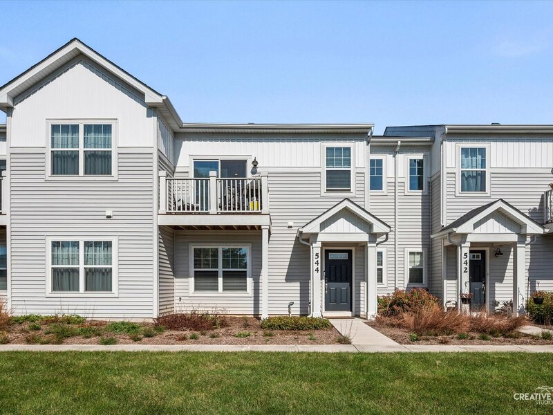 544 Comstock Road South Elgin IL 60177
