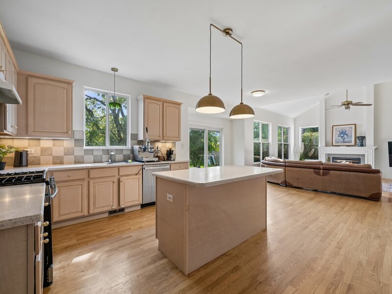 915 Charlton Road Lake Villa IL 60046