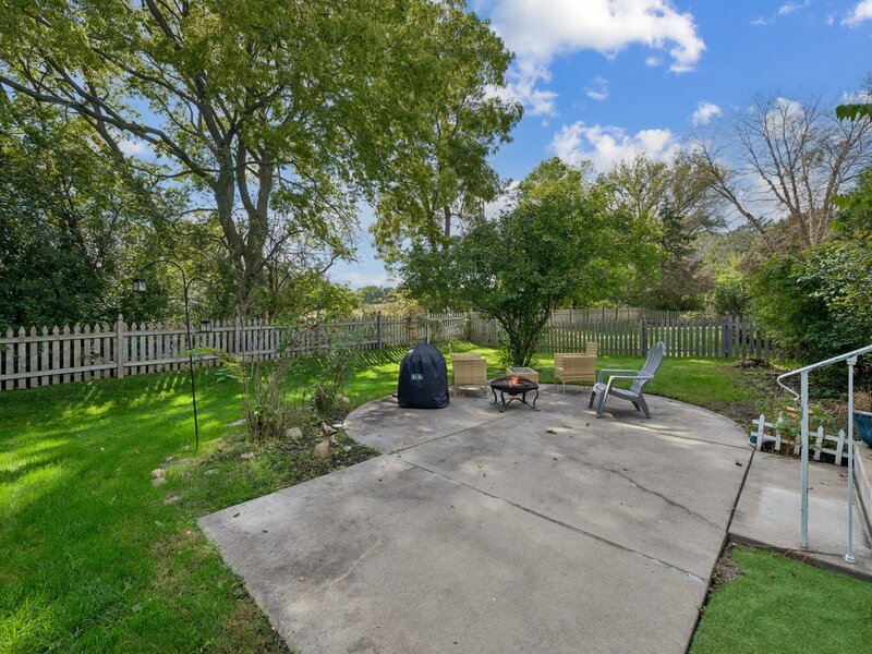 915 Charlton Road Lake Villa IL 60046