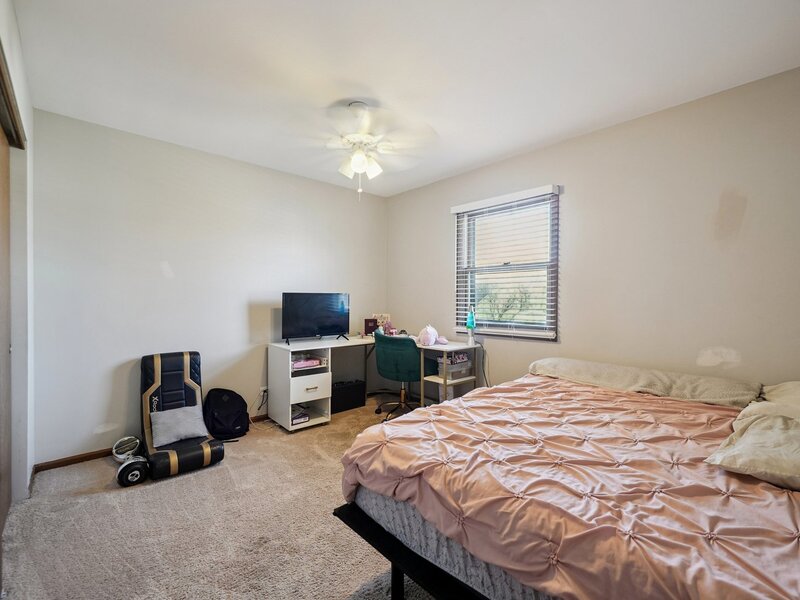 532 Shenandoah Trail Elgin IL 60123