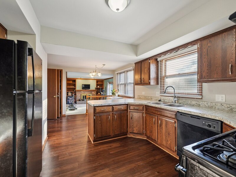 532 Shenandoah Trail Elgin IL 60123