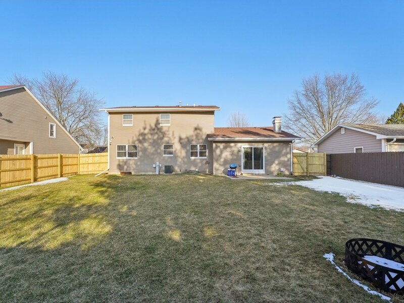 532 Shenandoah Trail Elgin IL 60123