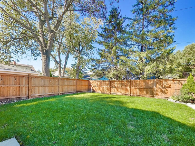 10516 S Seeley Avenue Chicago IL 60643