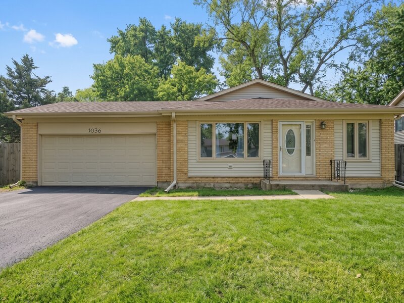 1036 Foxworth Boulevard Lombard IL 60148