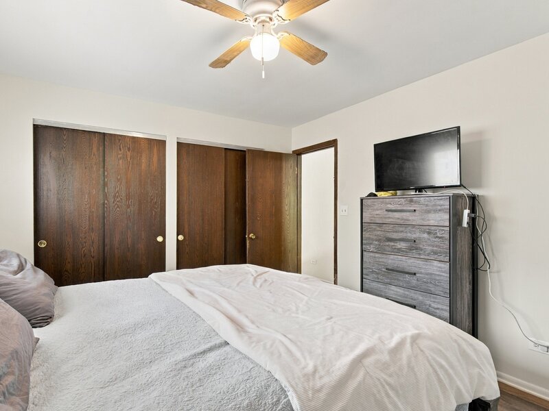 1036 Foxworth Boulevard Lombard IL 60148