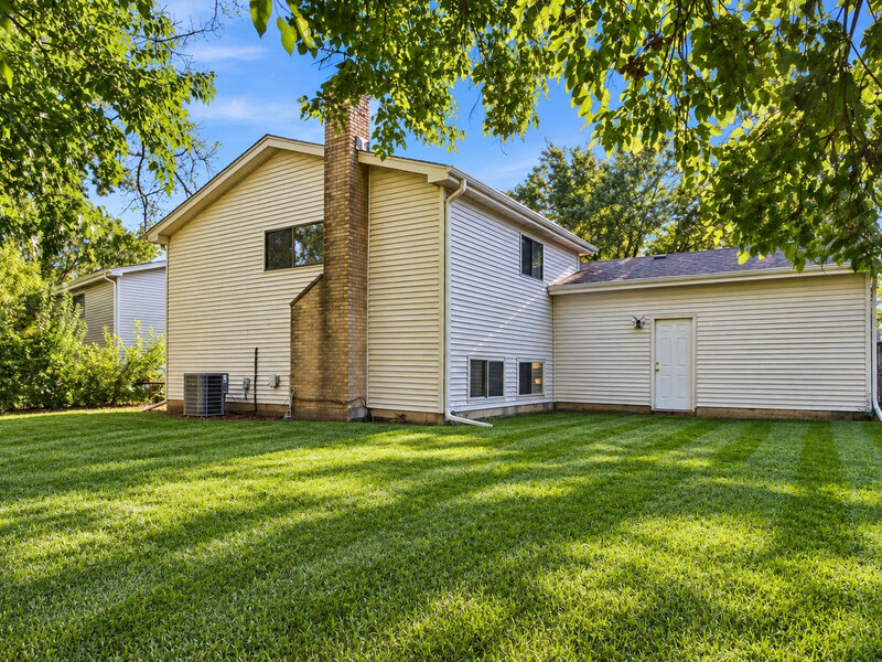 1036 Foxworth Boulevard Lombard IL 60148