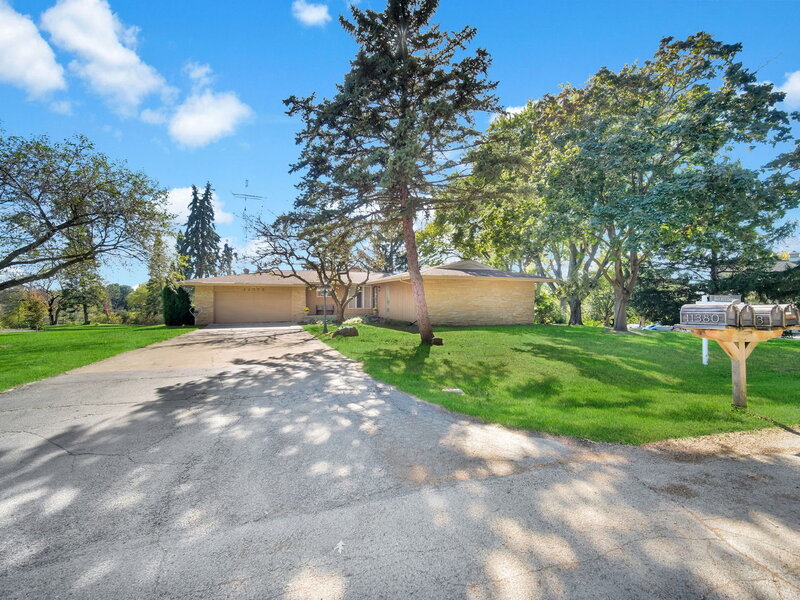 11375 James Court Genoa IL 60135