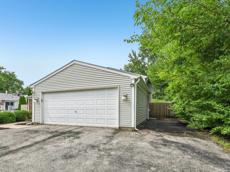 89 Foxcroft Road Naperville IL 60565