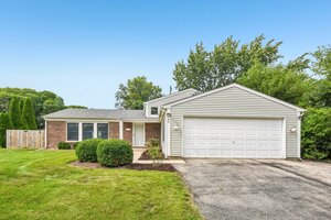 Photo of 89 Foxcroft Road Naperville IL 60565