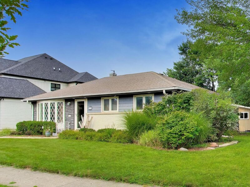 466 N Ridgeland Avenue Elmhurst IL 60126