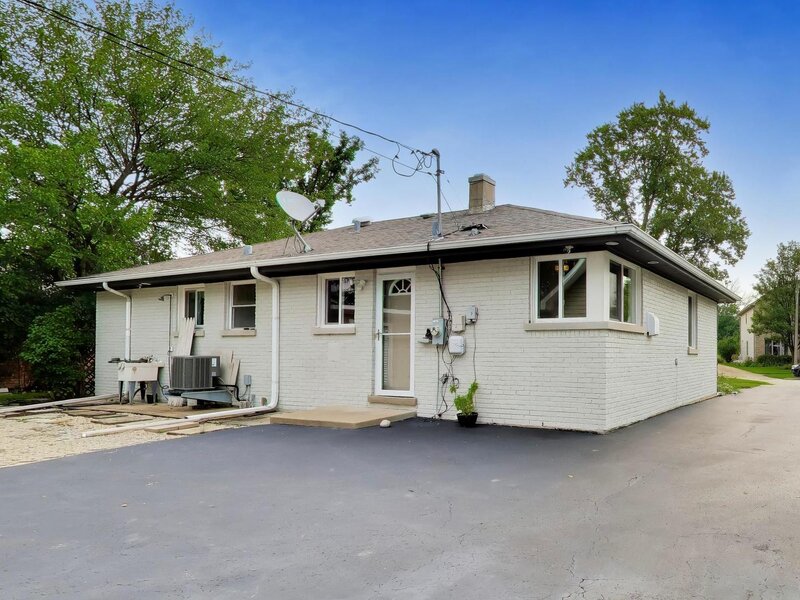 466 N Ridgeland Avenue Elmhurst IL 60126