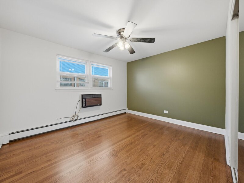 6927 W 64th Place Chicago IL 60638