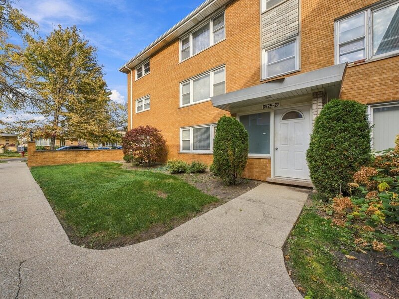 6927 W 64th Place Chicago IL 60638