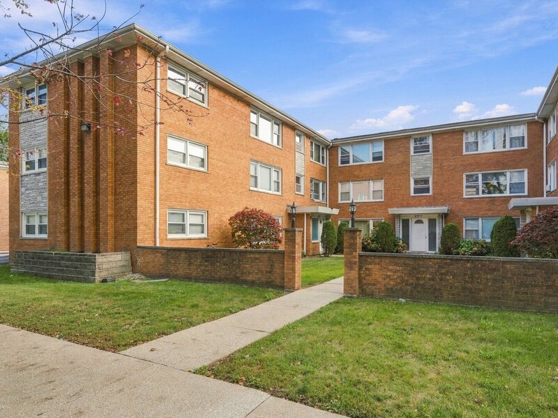 6927 W 64th Place Chicago IL 60638