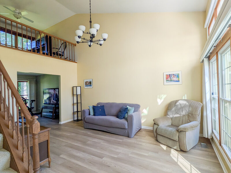 305 Stonefield Court Schaumburg IL 60173