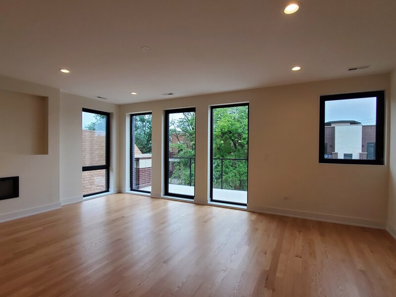 4928 N Damen Avenue Chicago IL 60625