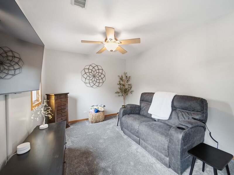 11001 S Albany Avenue Chicago IL 60655