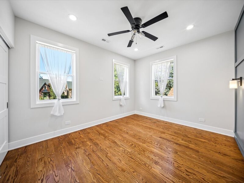 7048 26th Parkway Berwyn IL 60402