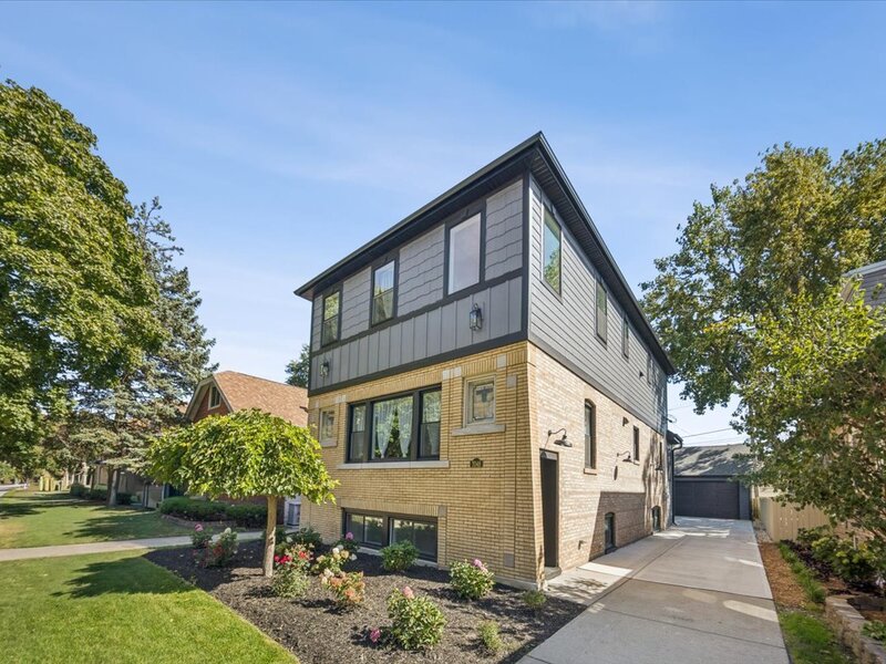 7048 26th Parkway Berwyn IL 60402