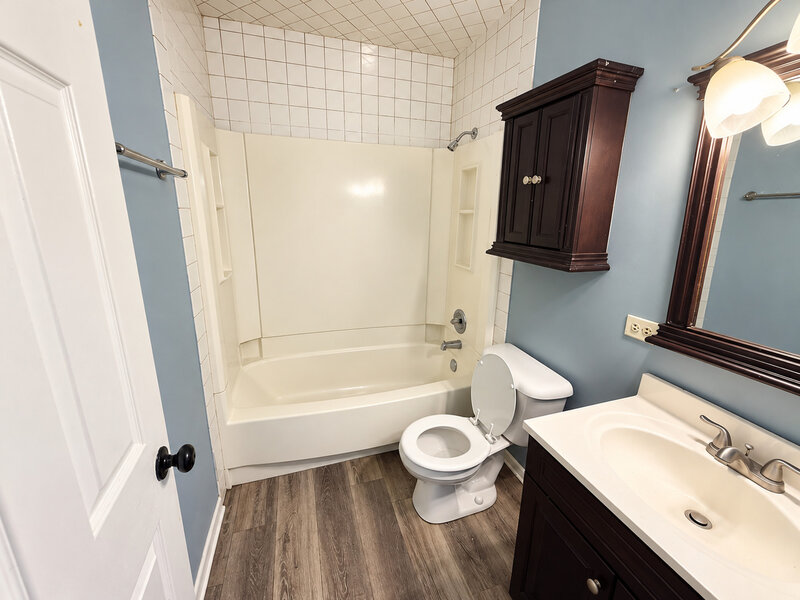1051 Ashton Court Streamwood IL 60107