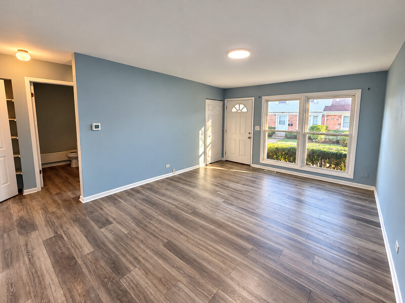 1051 Ashton Court Streamwood IL 60107