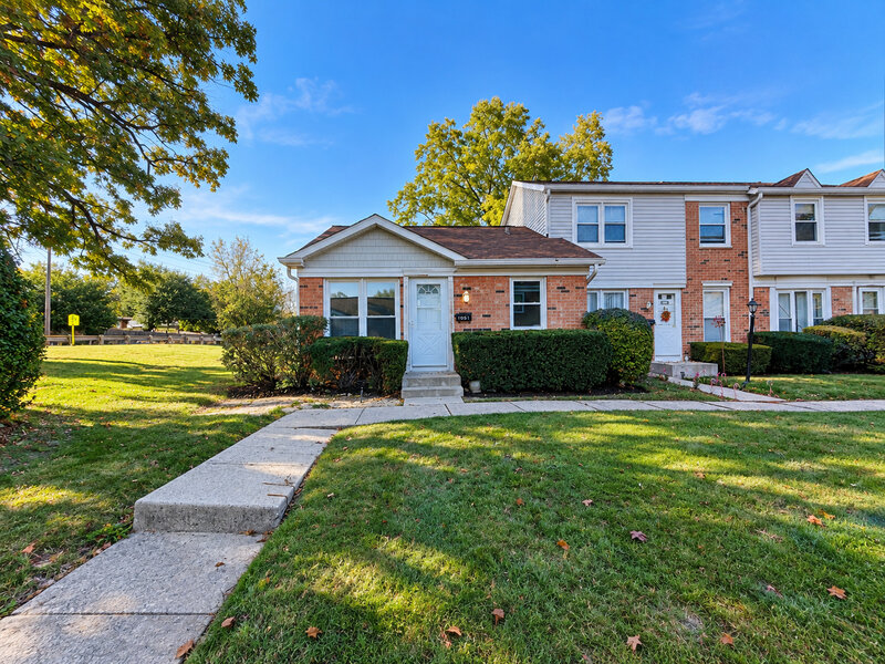 1051 Ashton Court Streamwood IL 60107