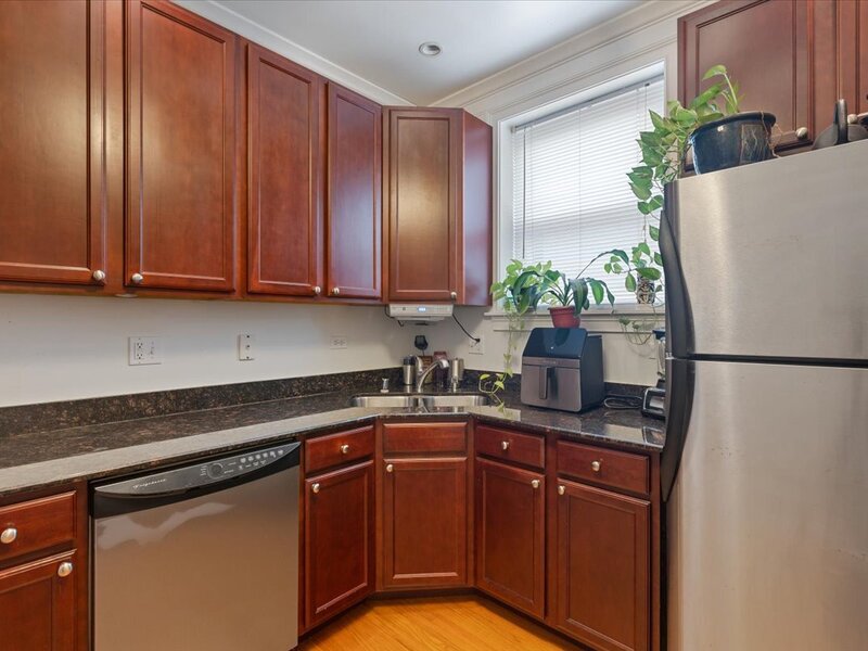 7050 N Damen Avenue Chicago IL 60645