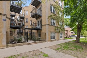Photo of 7050 N Damen Avenue Chicago IL 60645 Unit 3S