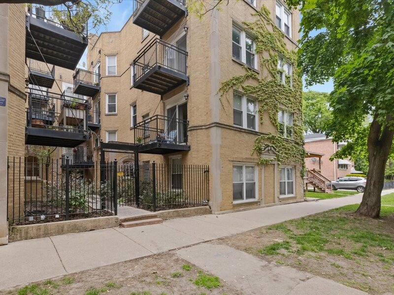 7050 N Damen Avenue Chicago IL 60645