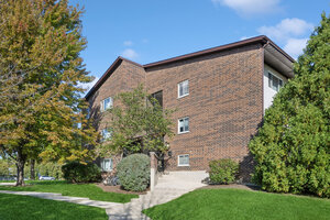 Photo of 660 Perrie Drive Elk Grove Village IL 60007 Unit 201